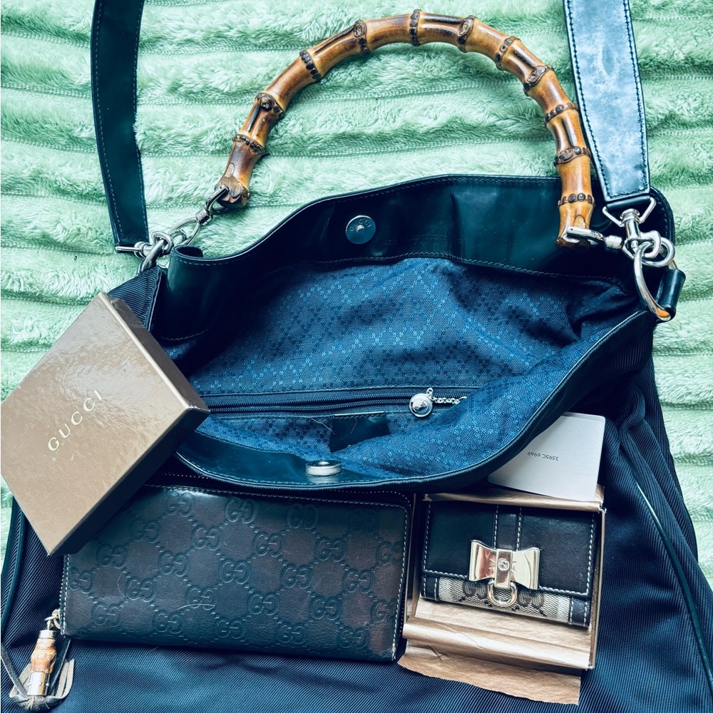 Gucci authentic navy Bamboo Handle Shoulder two way bag! Excellent condition.